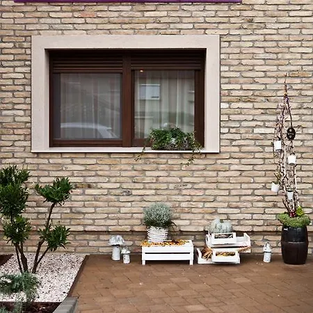 Levendula Apartmanhaz *